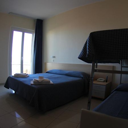 Hotel Fantasy Rímini Habitación foto